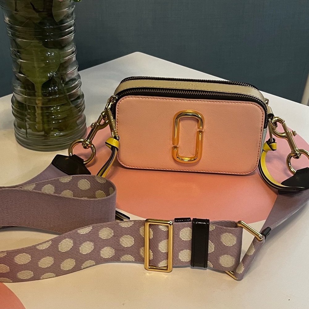 MARC JACOBS
Saffiano Small Snapshot Camera Bag Multicolor